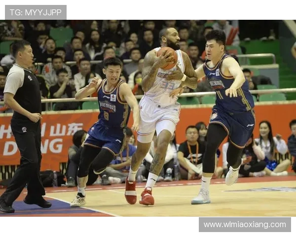 北京控股主场迎战南京同曦两队实力对比悬念十足鏖战一触即发