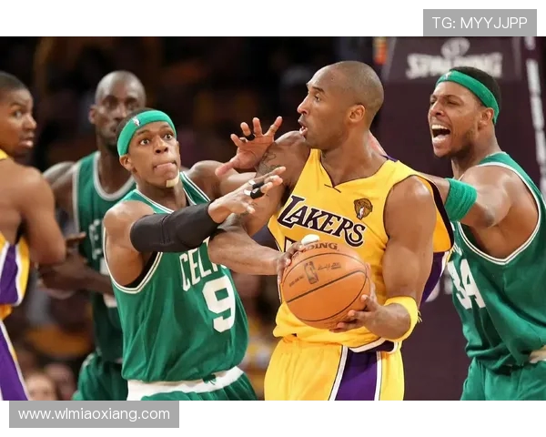 湖人对决凯尔特人：历史经典再度上演，谁能笑傲绿海紫军争锋战
