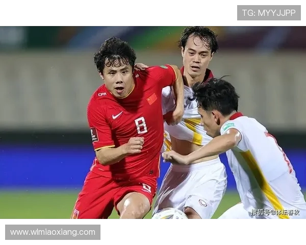 蒿俊闵用实力诠释永不言弃的足球精神再度点燃绿茵场激情