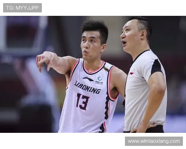 深圳篮球队与上海篮球队赛后战术分析与复盘探讨